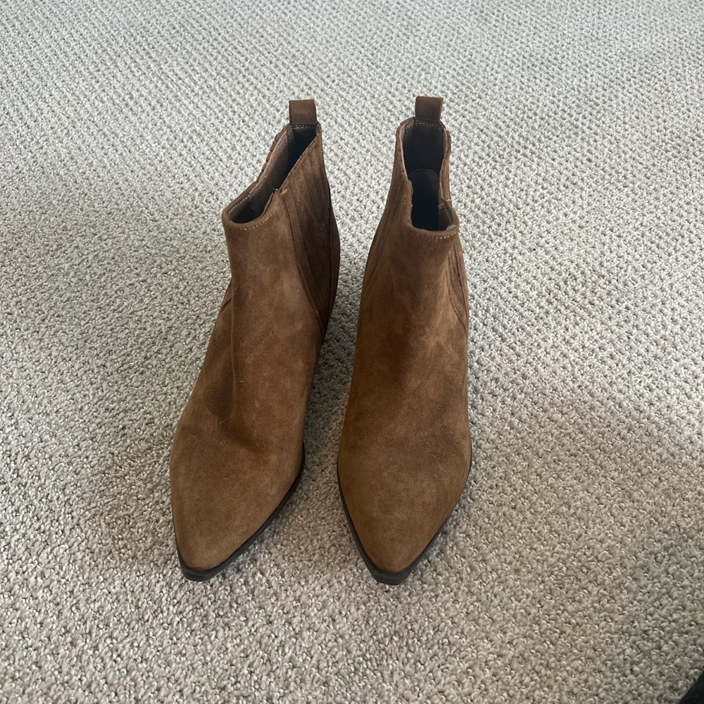 Cognac Suede Leather Marc Fisher Booties Ankle Boots women’s size 9 - Picture 2 of 7